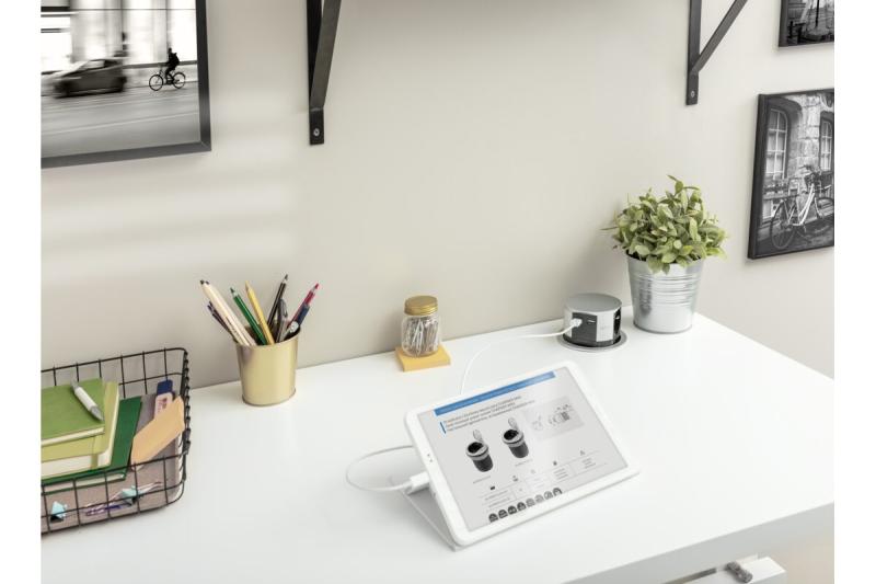 Indux Comfort uitschuifbaar stopcontact aluminium 3x penaarde Type E + 2x USB-A 3600W Ø100 mm
