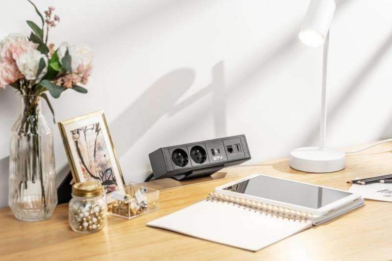 Indux Desk BAR bureaustopcontact zwart 2x penaarde Type E + USB-A & USB-C 20W + HDMI + RJ45