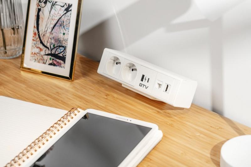 Indux Desk BAR bureaustopcontact wit 2x penaarde Type E + USB-A & USB-C 20W + HDMI + RJ45