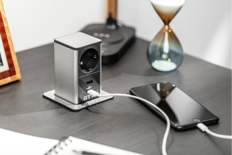 Indux Push uitschuifbare zwarte randaarde stopcontact met 1xUSB A en 1xUSB C met RVS deksel 1208957930