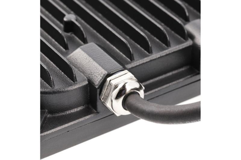 LED-schijnwerper met bewegingssensor iNEXT, 50 W, 4000 lm, 6400 K, AC 220-240 V, IP65, 120°, zwart