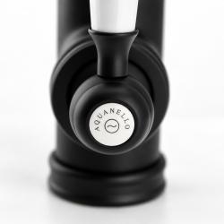 manor_black_handle2