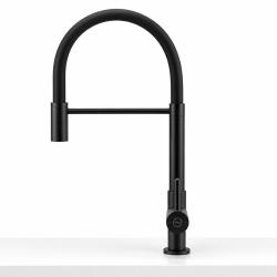 gastro2_black_flexible_spout_side