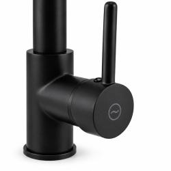 gastro_flexible_black_spout_macro