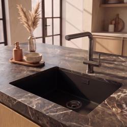 Pure.Sink Eternal Кварцова черна мивка 50x40 см за вграждане в плот и под плот с капачка в цвят „Gun metal“