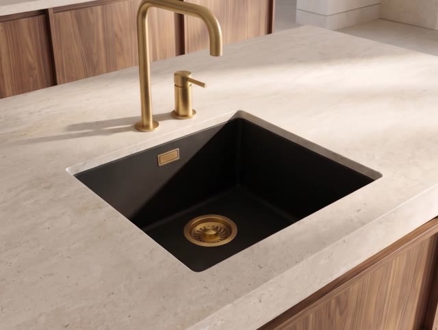 Pure.Sink Eternal Quartz Zwarte Spoelbak 40x40 cm Vlakinbouw en Onderbouw met Gouden plug
