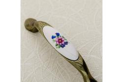 Porcelain handle 728P C=96mm antique brass R-pink flower