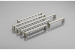 Zamak handle 682 C=256mm brushed steel